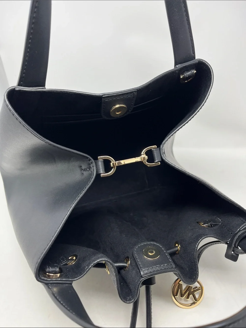 MICHAEL KORS PHOEBE LARGE TWO TONE BUCKET BAG GRAY AND BLACK GOLD NWOT